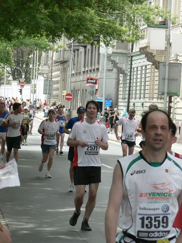Maraton09 171.jpg - A už je téměř u nás.